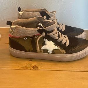 Shu Shop camo shoes size 8